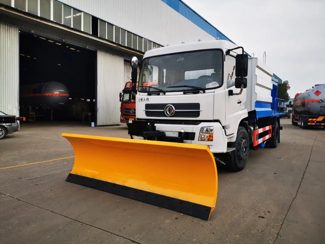 多功能灑水除雪車(chē) 多功能灑水除雪車(chē)